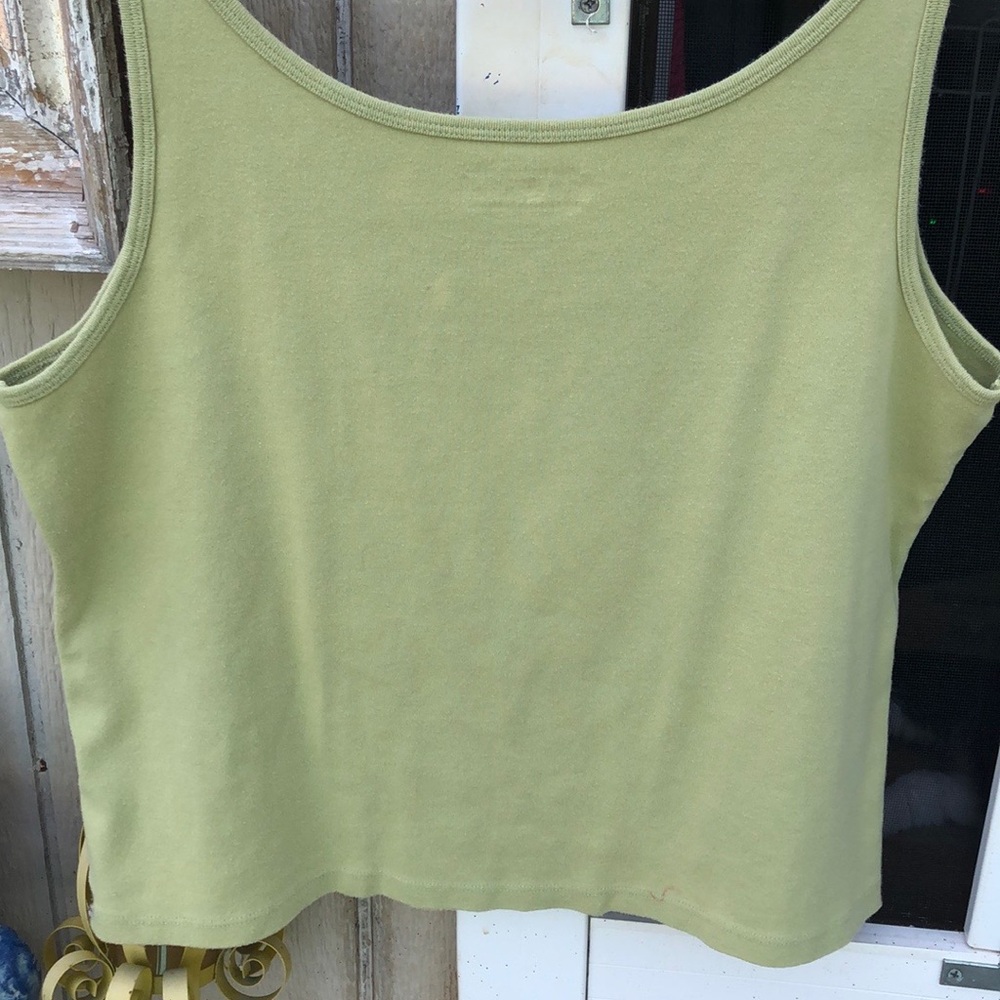 Tank top.